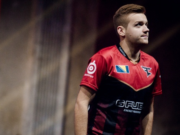 德扑情绪复盘：为何人只记住输的那一手？（德扑心理复盘：为什么你只对输掉的一手念念不忘？）