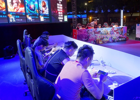 TES官博发布xiye生日返图：开启苏哥的新岁奇遇