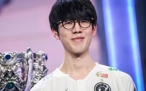 JackeyLove职业生涯MSI前两次的BO5对手都是TL